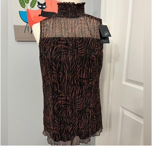 Adrianna Papell pleated Mesh
Sleeveless Blouse. - Picture 4 of 6